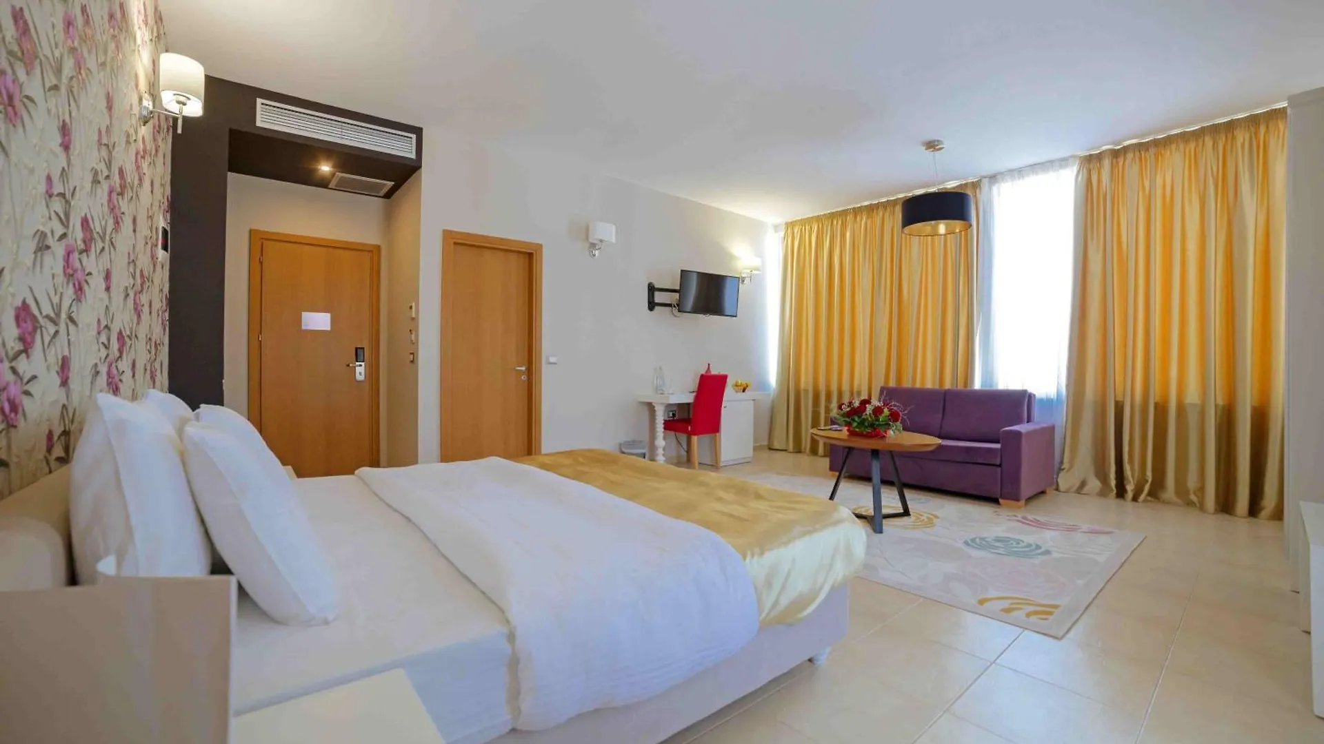 Sun Hotel Durrës 3*,  Albanien